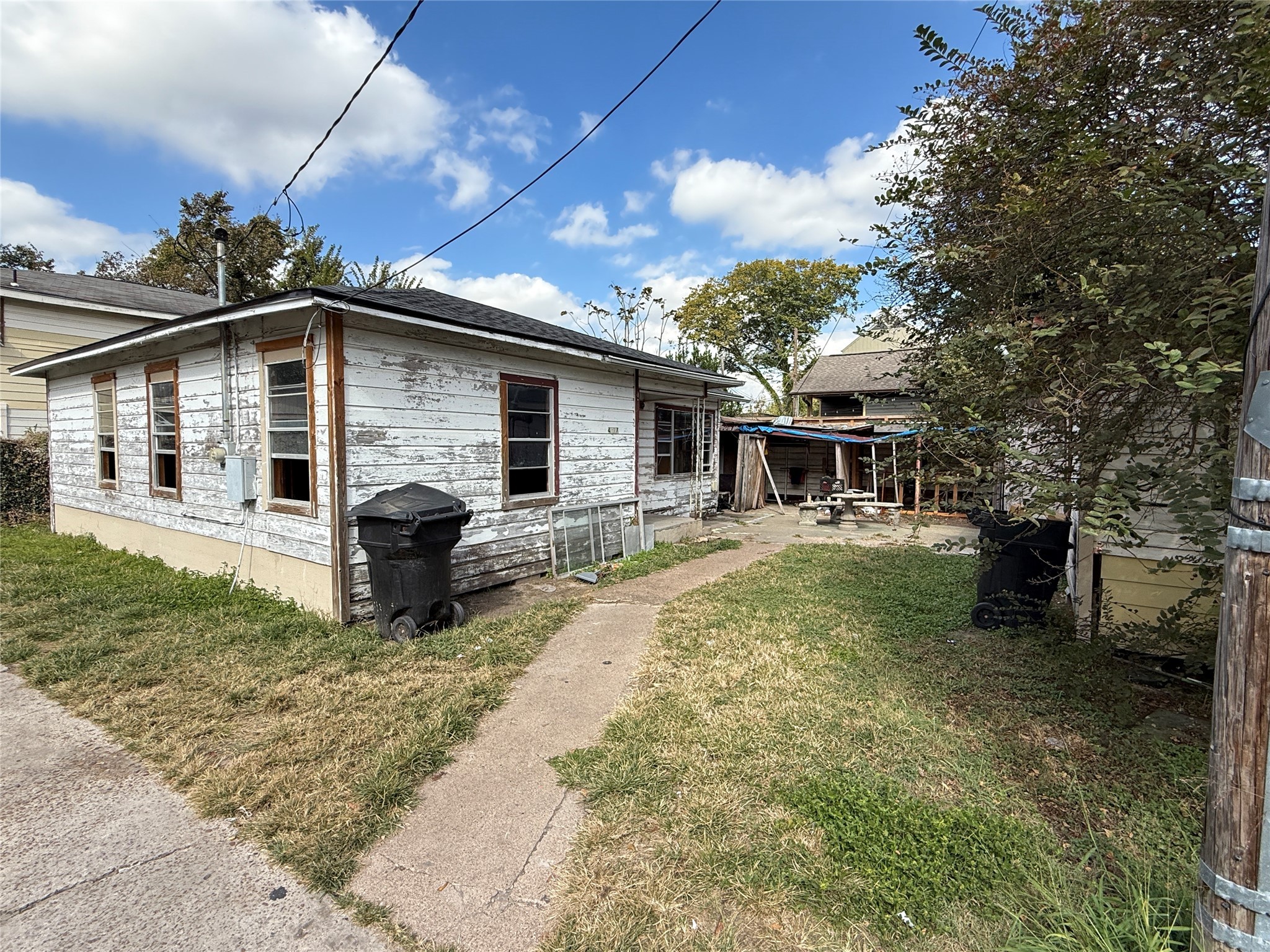 4011-4017 Terry Street Houston, TX 77009 - Photo 13 of 48 a view of a house with a yard