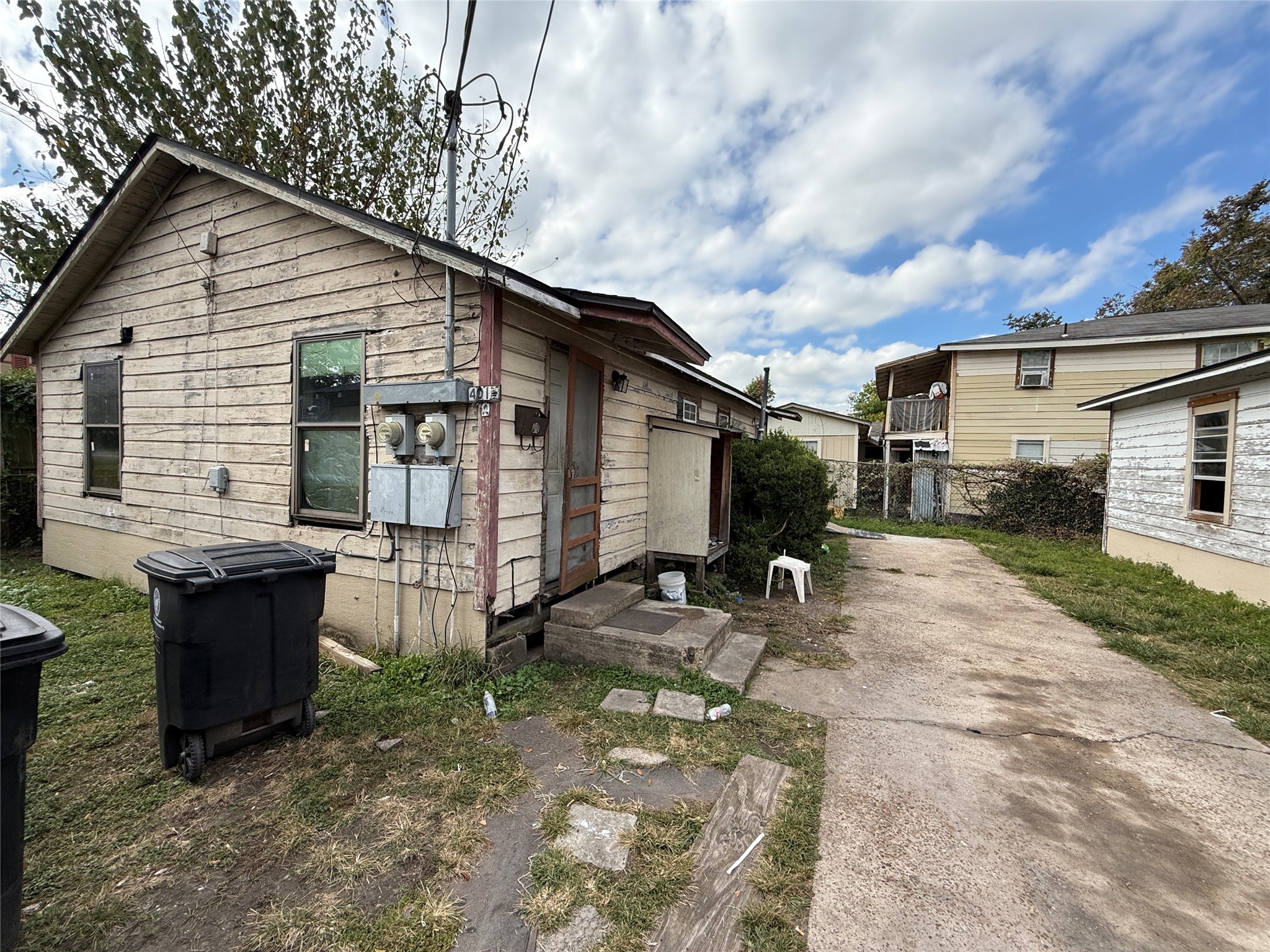 4011-4017 Terry Street Houston, TX 77009 - Photo 47 of 48 a view of house with backyard