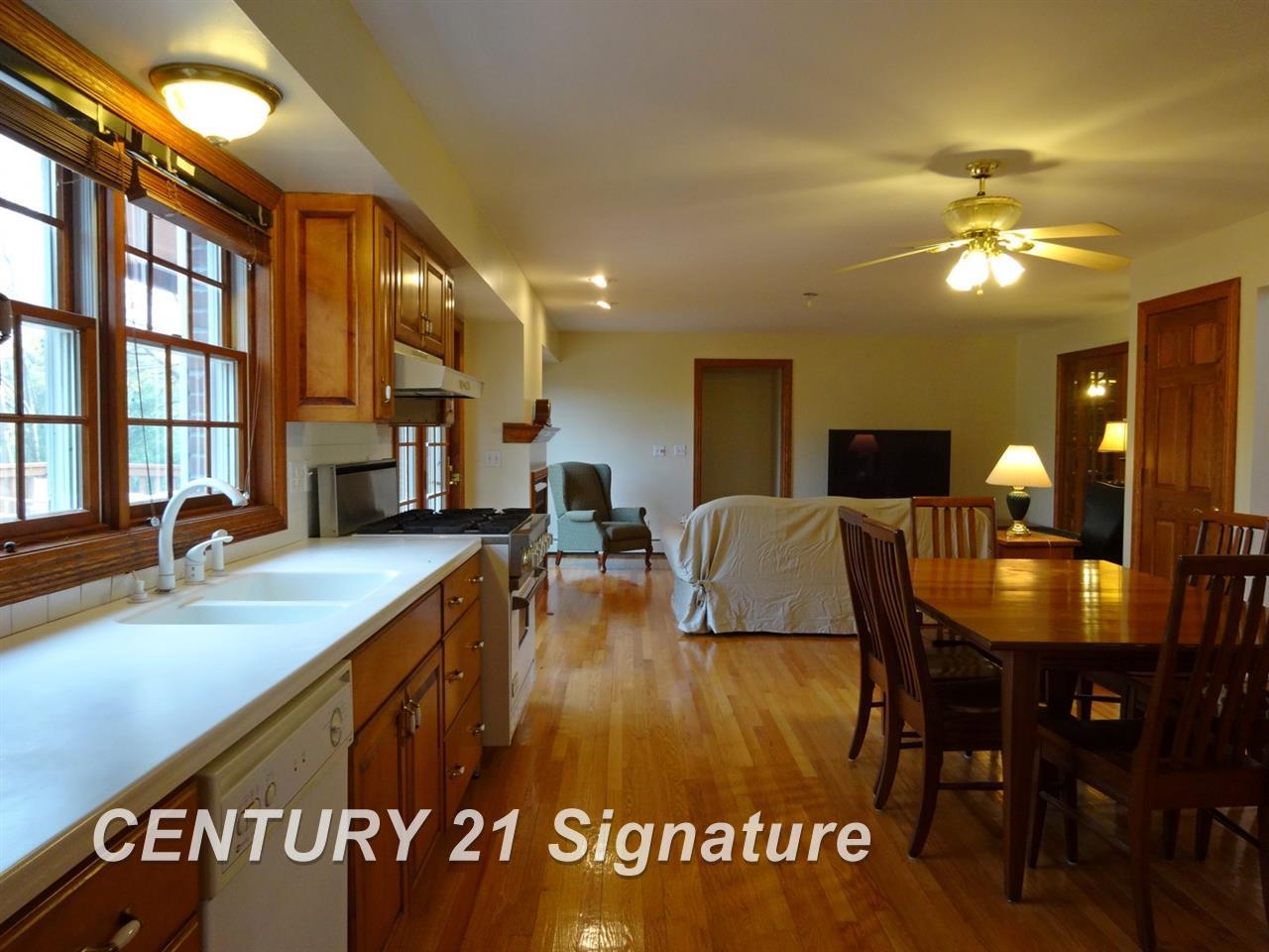 7159 Curtis Road Frankenmuth, MI 48734 - Photo 4 of 46