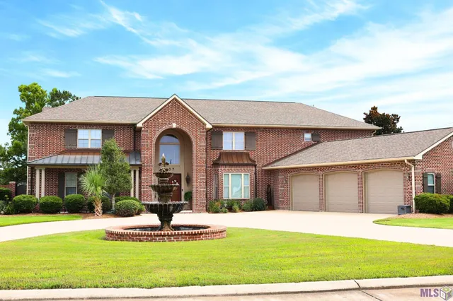 $977,000 | 207 Regal Row, Houma, LA 70360