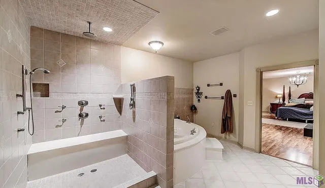 $977,000 | 207 Regal Row, Houma, LA 70360