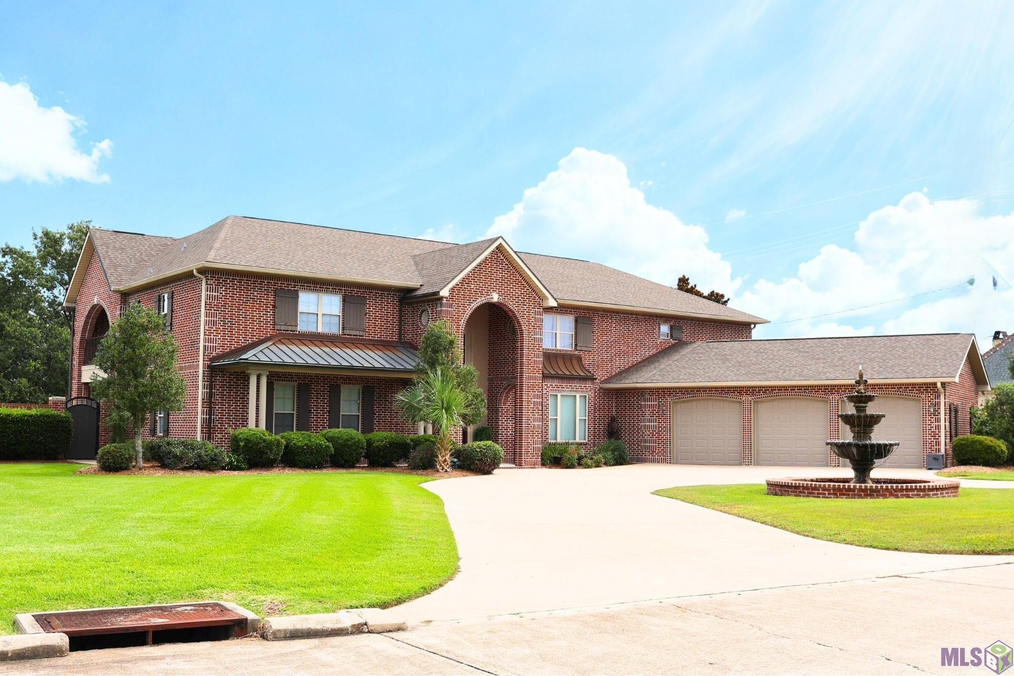 207 Regal Row Houma, LA 70360 - Photo 2 of 24