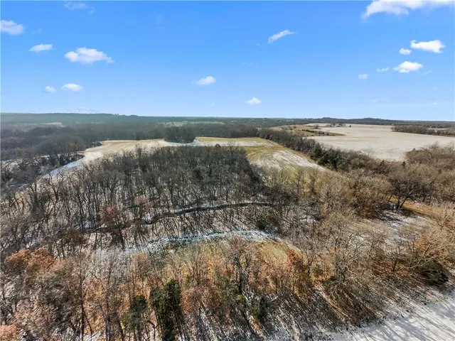 $900,000 | 900 Northeast Ne Road, Knob Noster, MO 65336