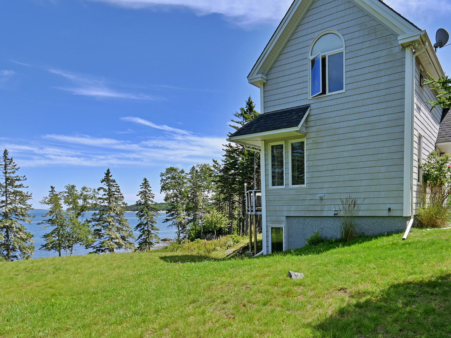 224 Red Point Road Swans Island, ME 04685 - Photo 3 of 39 Red Point Cottage