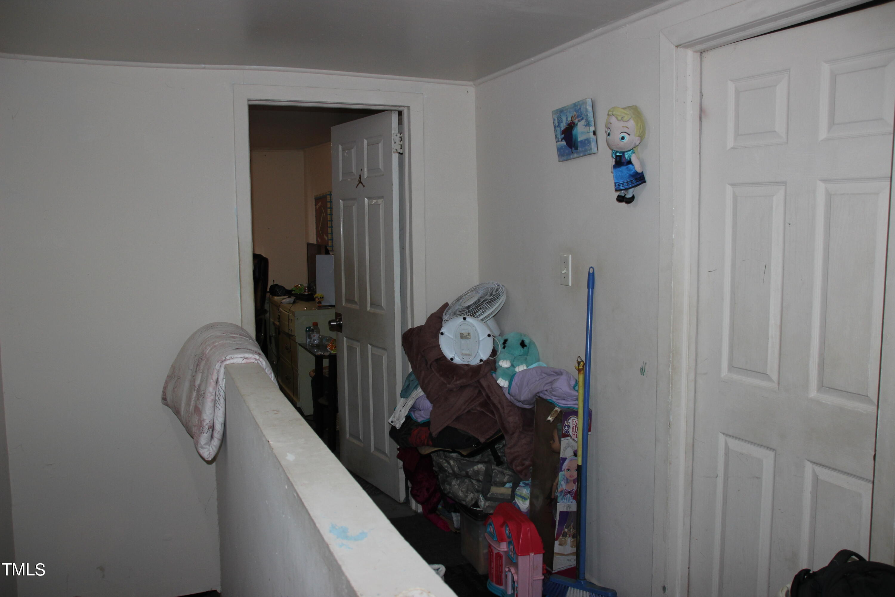 303 South State Street Raleigh, NC 27601 - Photo 8 of 29 LS upstairs hallway