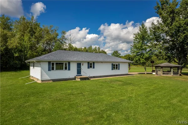 $1,350 | 8110 Halsey Road, Whitestown, NY 13492