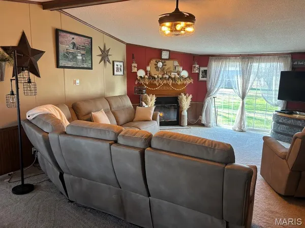 $199,900 | 1248 Community Beach Road, Odin, IL 62870