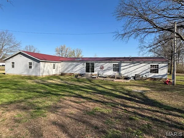 $199,900 | 1248 Community Beach Road, Odin, IL 62870