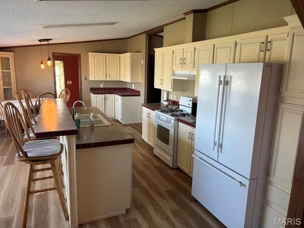 $199,900 | 1248 Community Beach Road, Odin, IL 62870