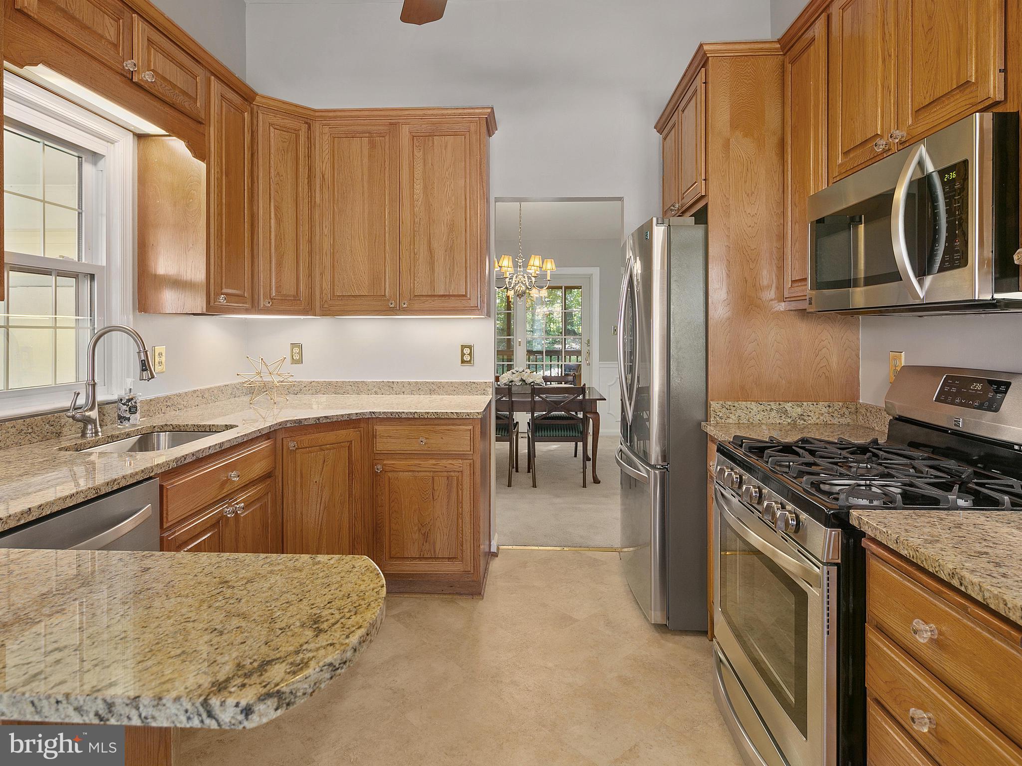 8725 Cuttermill Place Springfield, VA 22153 - Photo 8 of 30 Gorgeous High Quality 42" Cabinets