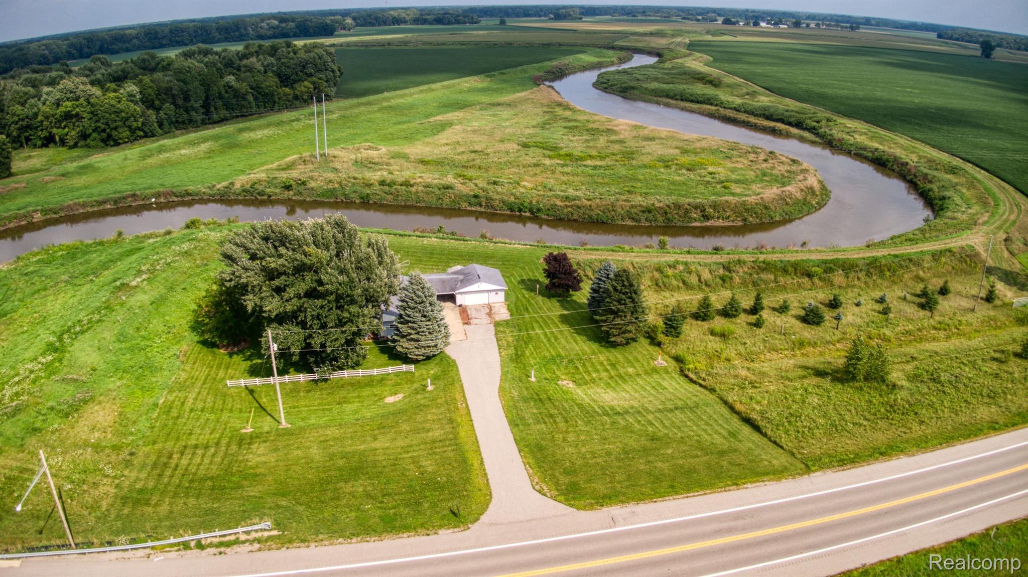 8015 E Road Burt, MI 48417 - Photo 30 of 37 Gallery Image 30