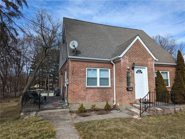 $399,900 | 374 South Street, Newburgh, NY 12550