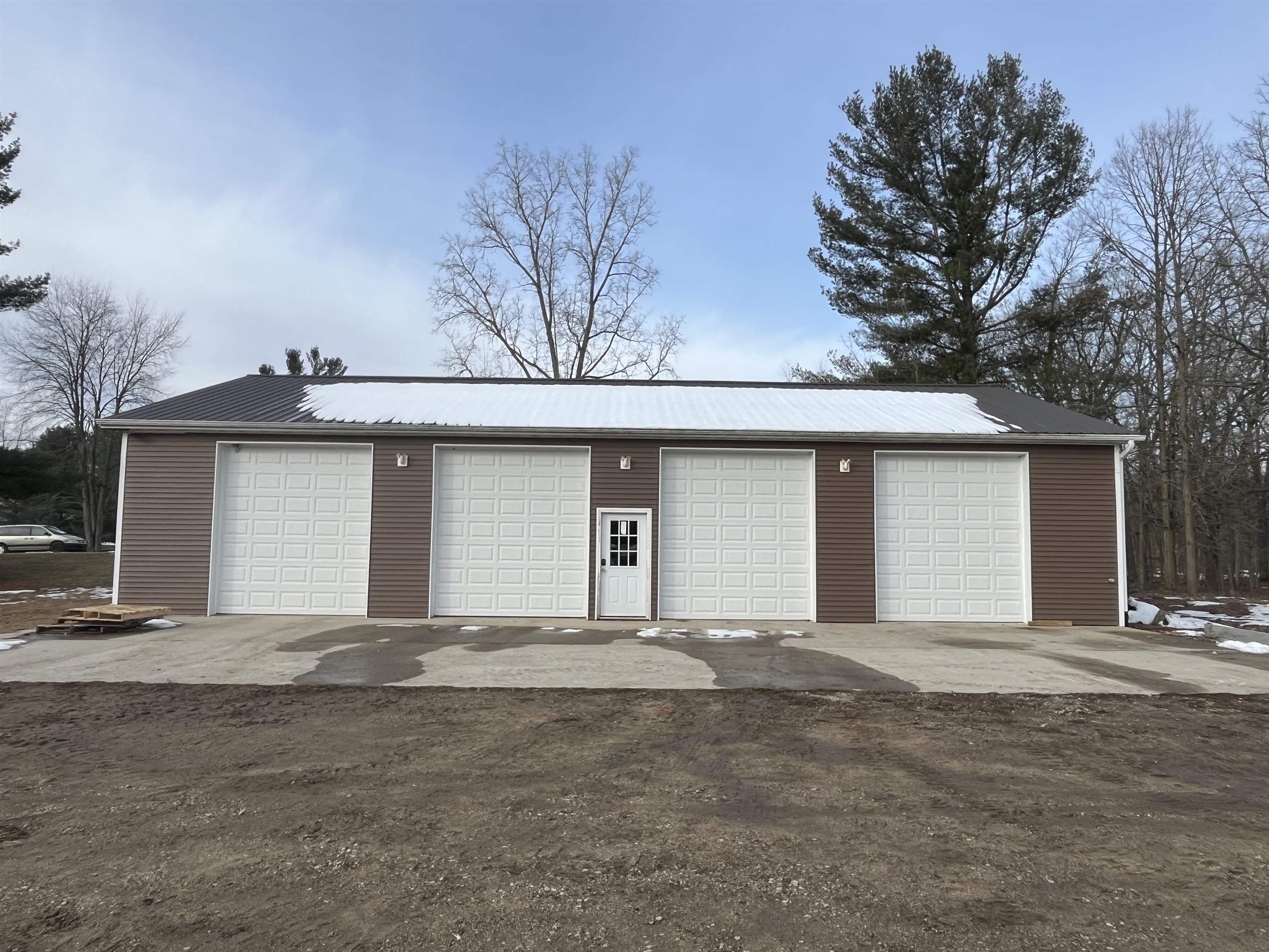 286 West Broomfield Road Mount Pleasant, MI 48858 - Photo 1 of 7 Gallery Image 1
