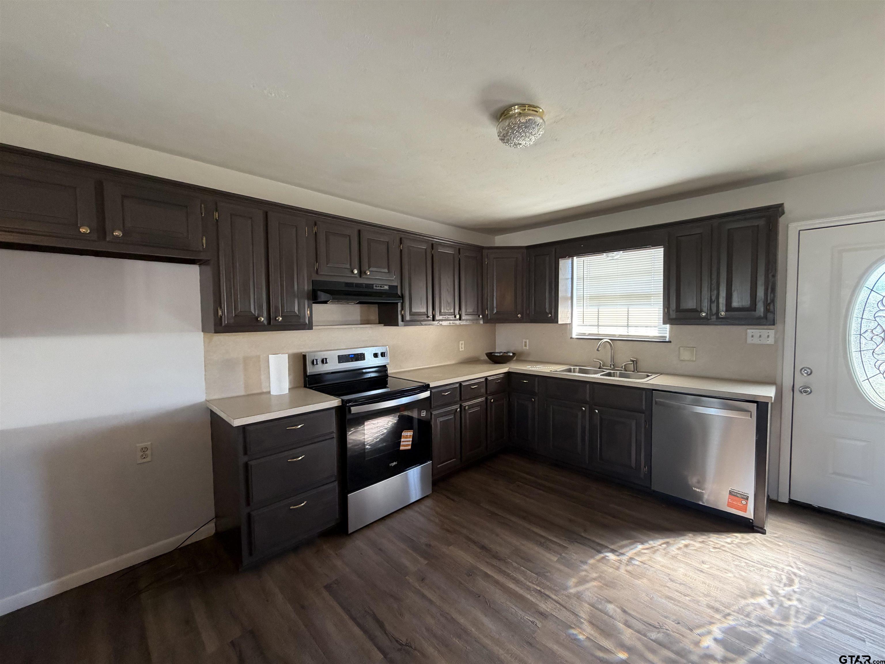 181 Summer Breeze Rusk, TX 75785 - Photo 4 of 19 Kitchen