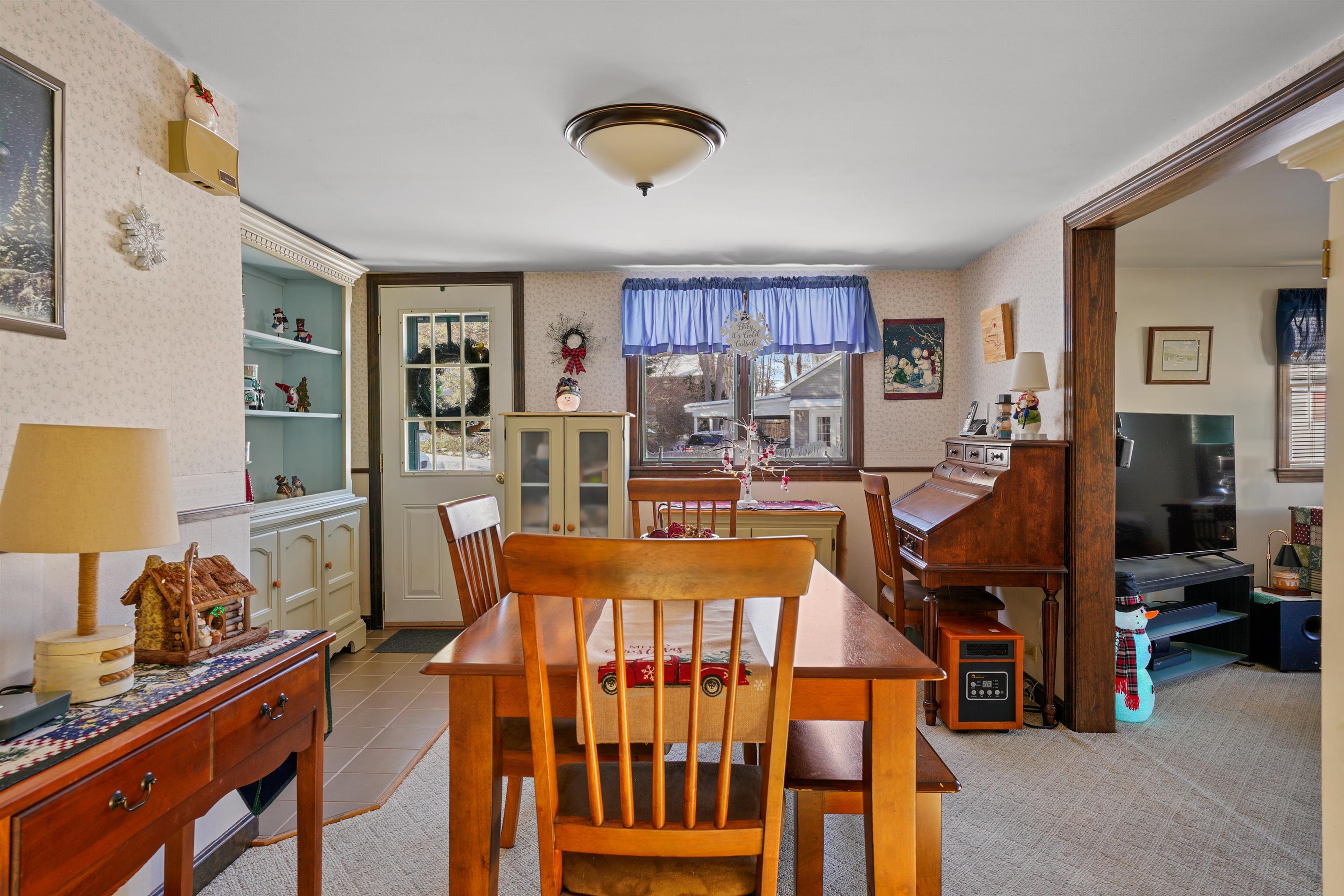 31 Libbey Street Goffstown, NH 03102 - Photo 7 of 19