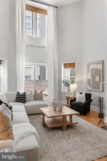 $575,000 | 1903 Spruce Street, Unit 3E, Philadelphia, PA 19103