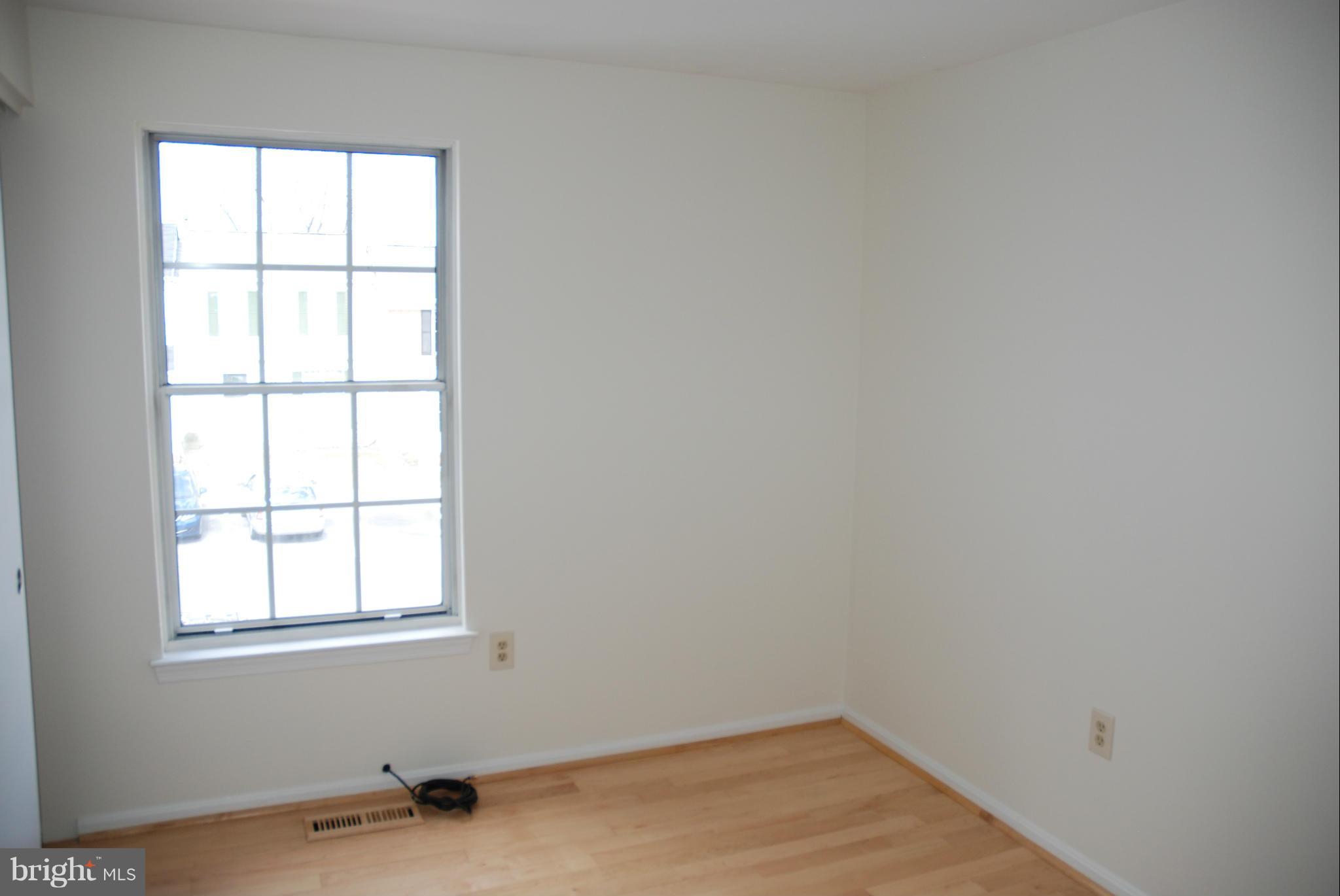 13310 Country Ridge Drive Germantown, MD 20874 - Photo 13 of 26 an empty room with a window