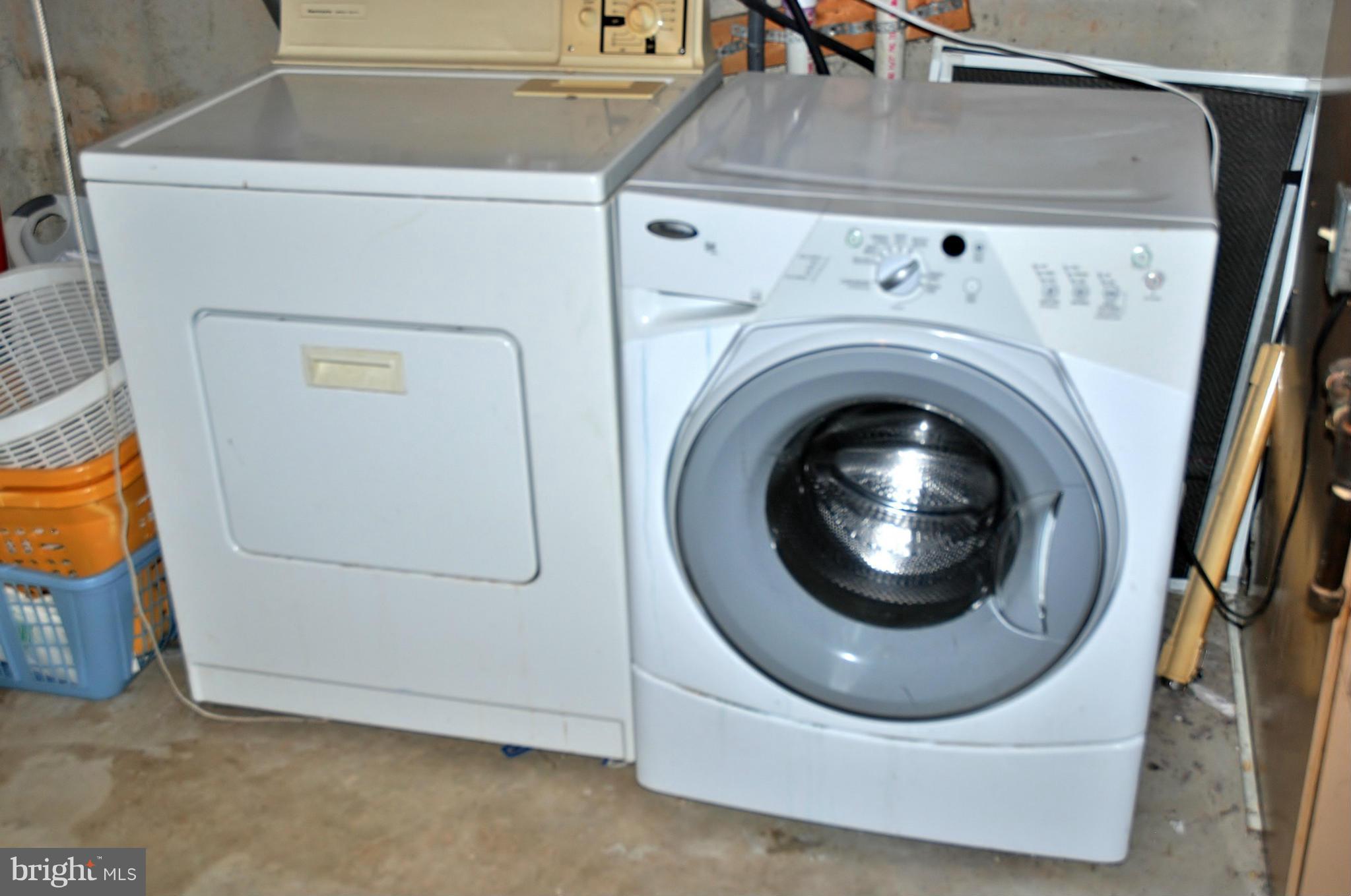 13310 Country Ridge Drive Germantown, MD 20874 - Photo 17 of 26 a utility room with dryer and washer