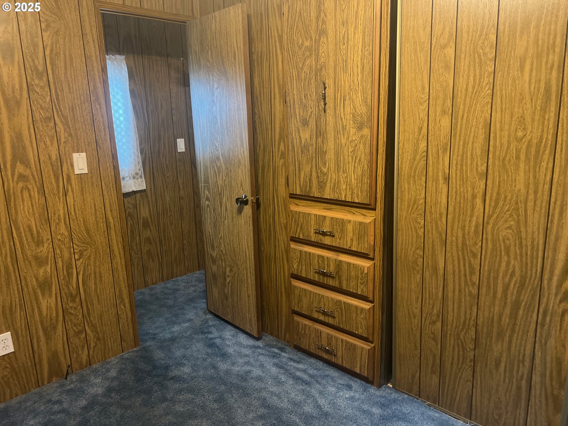 2150 Laura Street, Unit 57 Springfield, OR 97477 - Photo 7 of 23 a view of a closet
