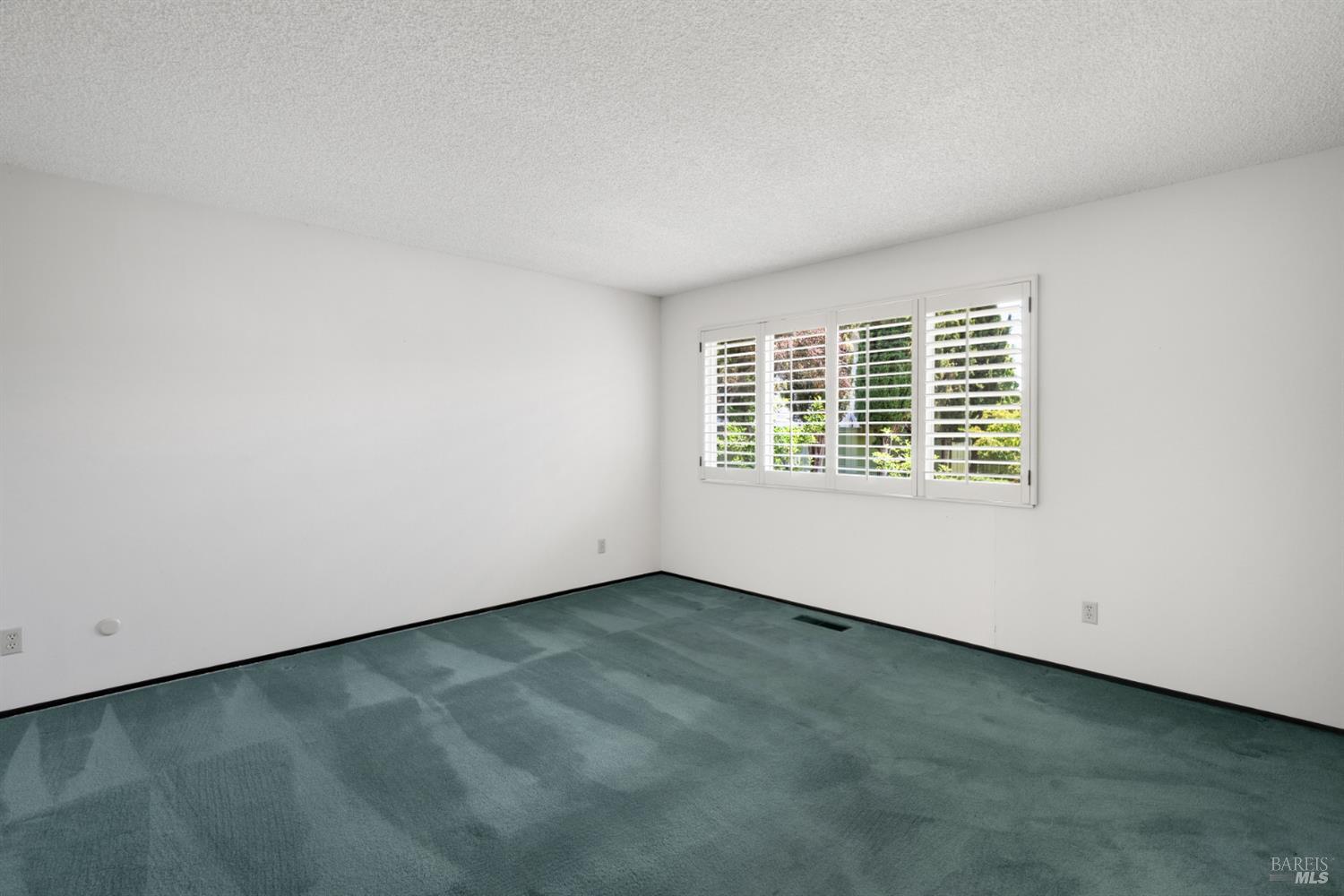 2904 Jason Drive Santa Rosa, CA 95405 - Photo 27 of 33 an empty room with a window