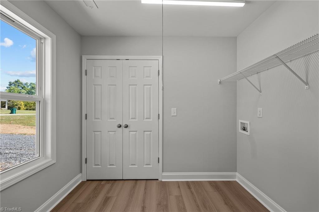 2472 Price Road Eden, NC 27288 - Photo 18 of 40 Laundry room