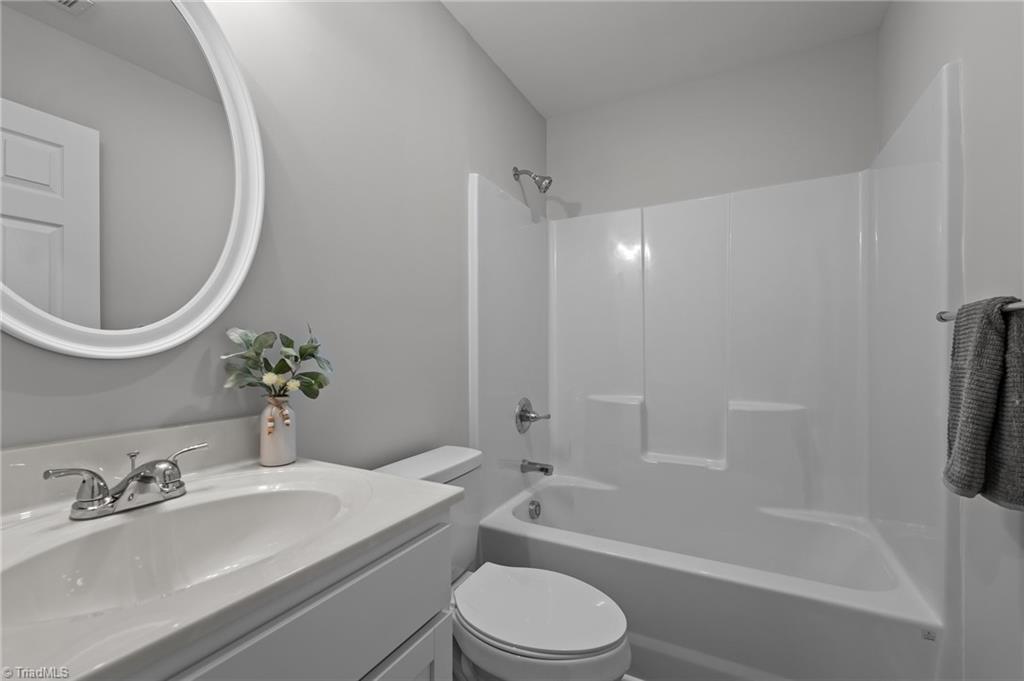 2472 Price Road Eden, NC 27288 - Photo 28 of 40 2nd full bath