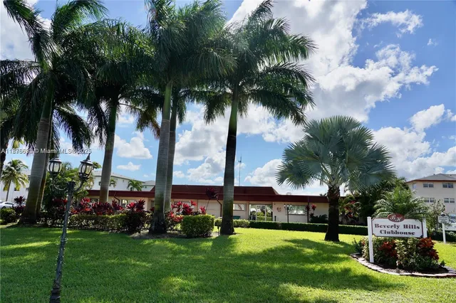 $1,900 | 5300 Washington Street, Unit S112, Hollywood, FL 33021