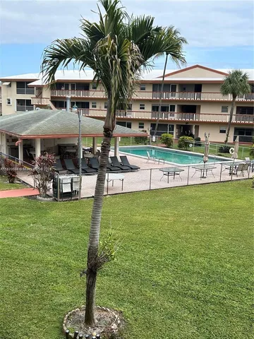 $1,900 | 5300 Washington Street, Unit S112, Hollywood, FL 33021