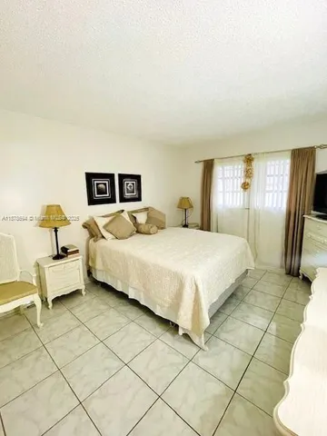 $1,900 | 5300 Washington Street, Unit S112, Hollywood, FL 33021