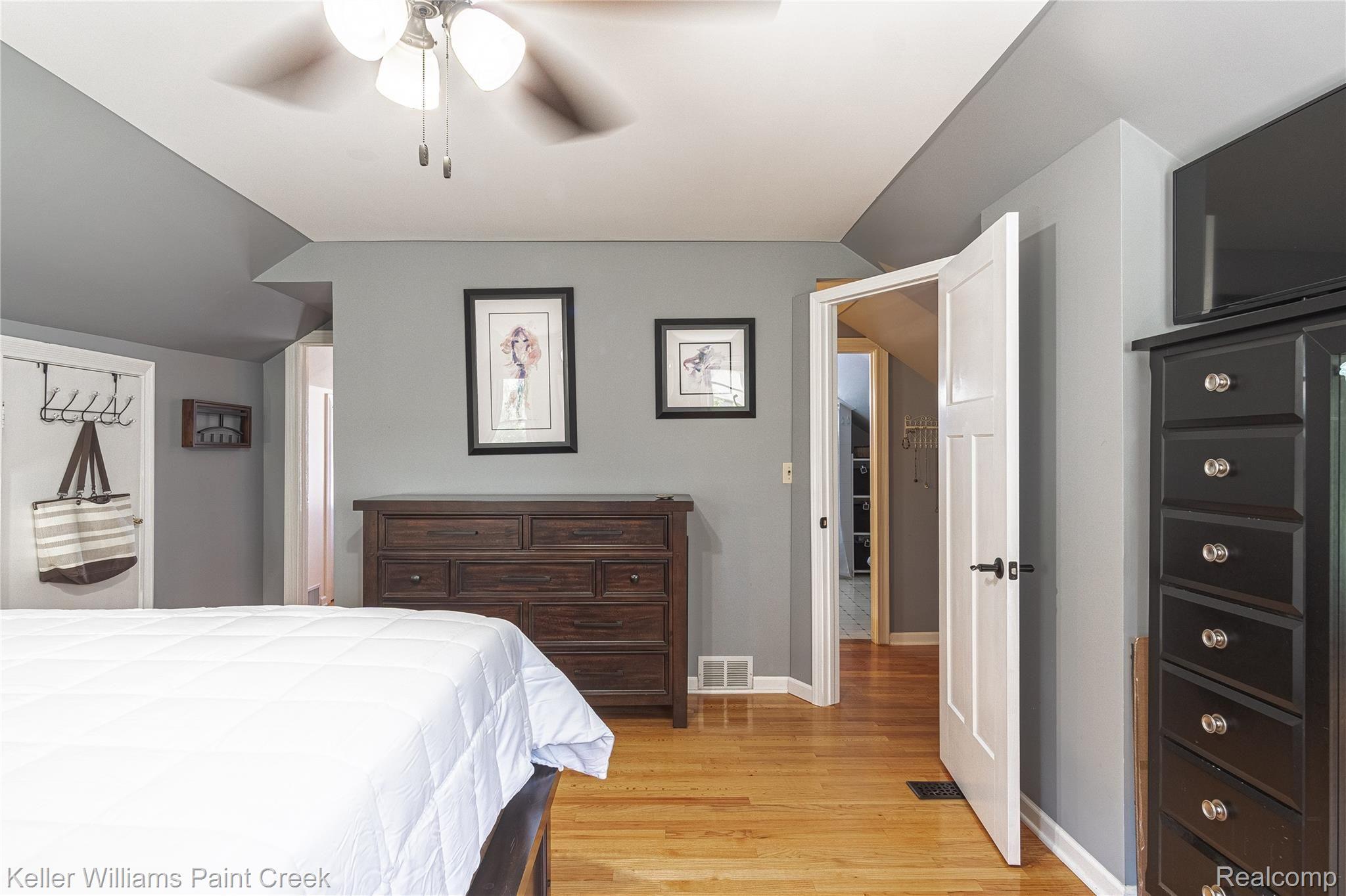 1598 West Auburn Road Rochester, MI 48309 - Photo 45 of 51 Interiors (38 of 44).jpg