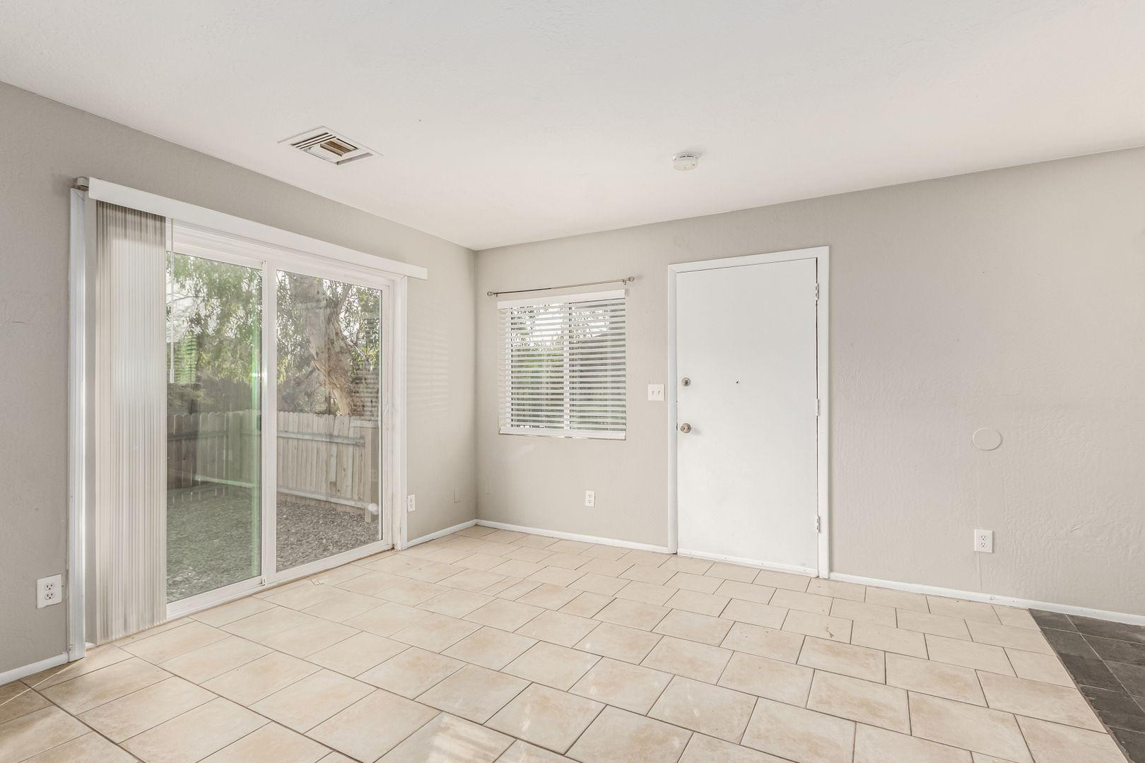 10033 North 9th Avenue, Unit 2 Phoenix, AZ 85021 - Photo 4 of 13 Photo #4