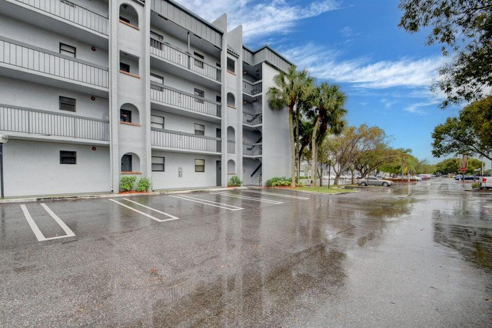 2050 North Congress Avenue, Unit 407 West Palm Beach, FL 33401 - Photo 15 of 16 a view of a street with building