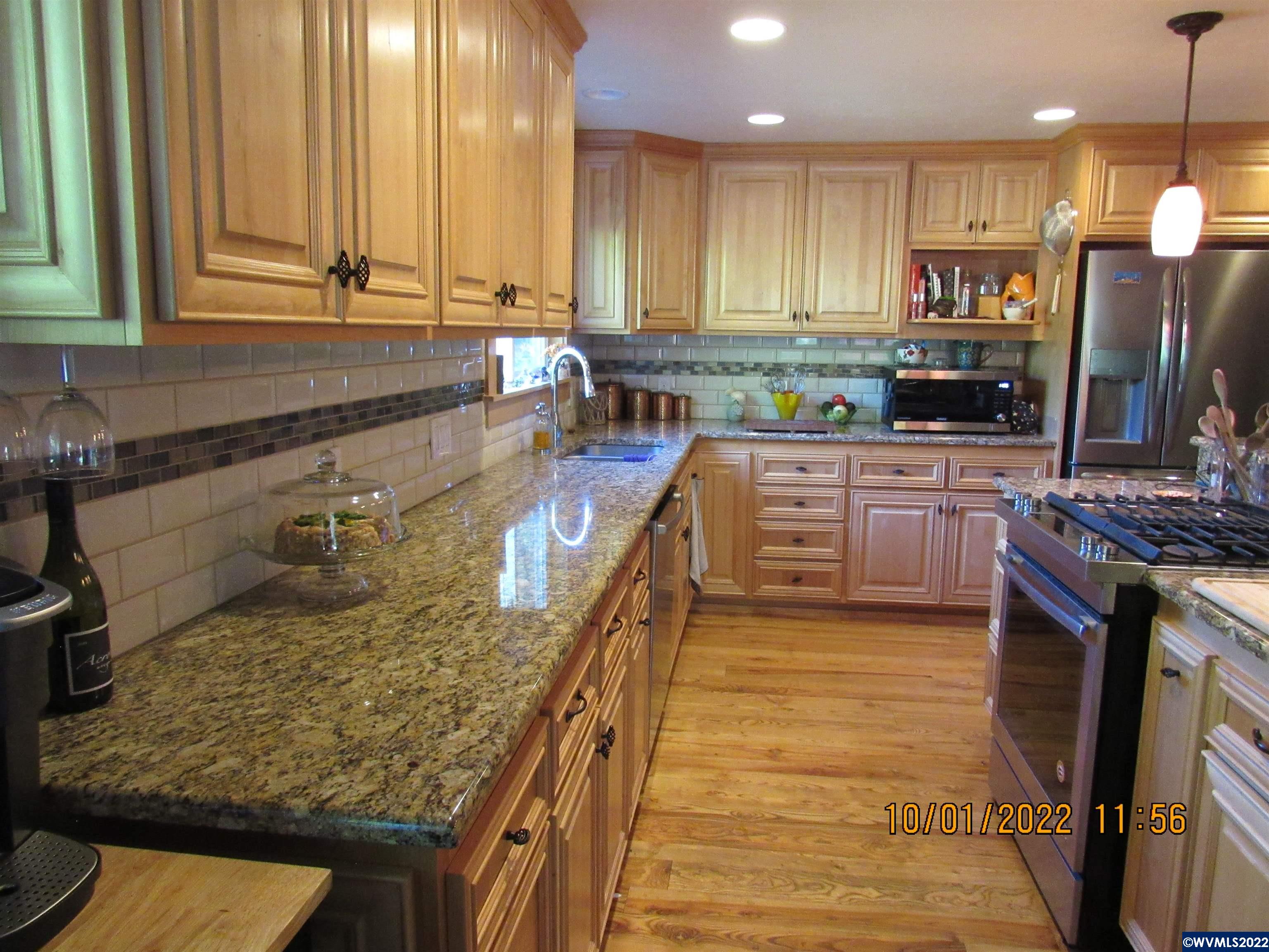 41006 North McCully Mountain Road Lyons, OR 97358 - Photo 9 of 40 Gallery Image 9