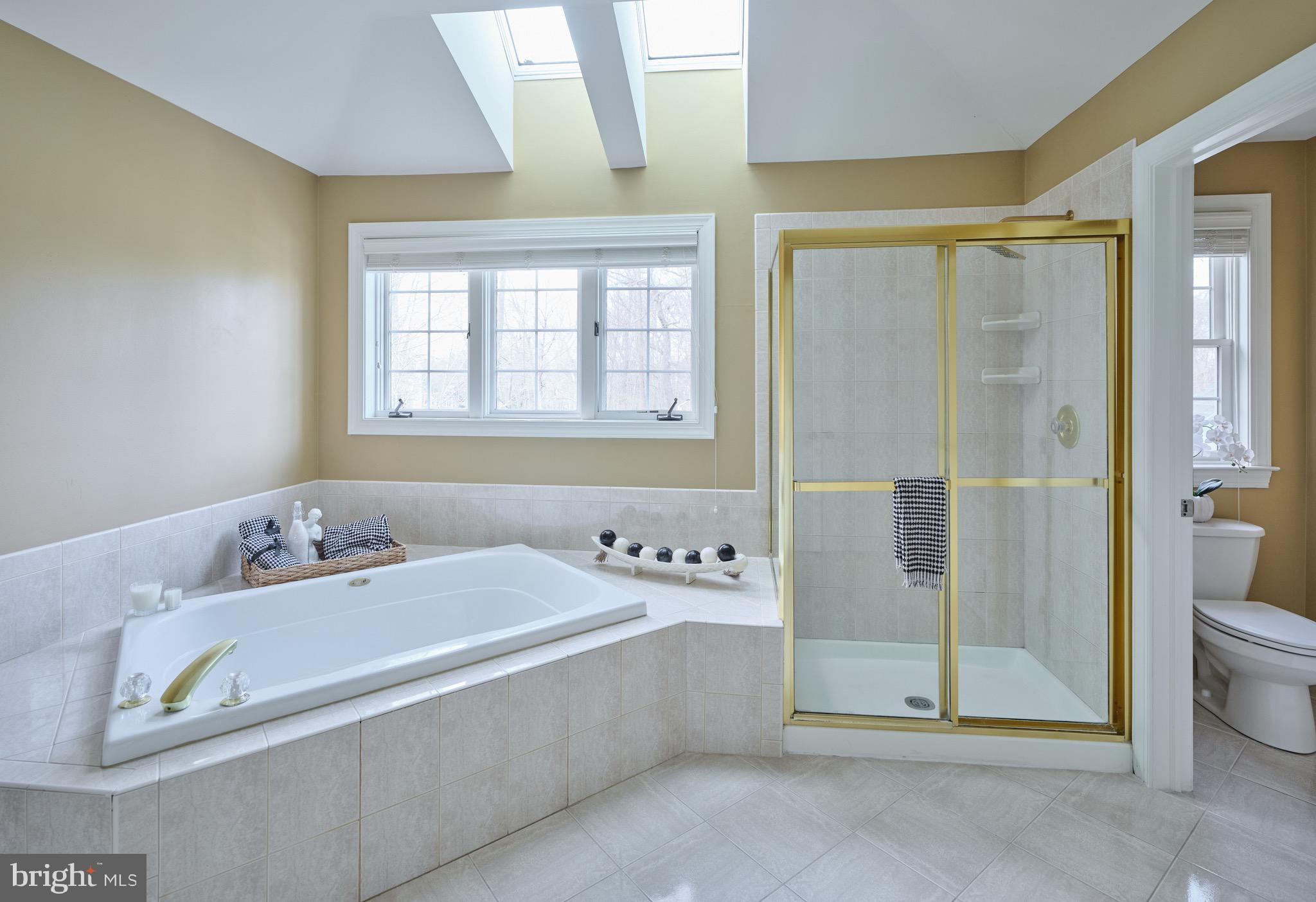 1052 South Kimbles Road Yardley, PA 19067 - Photo 38 of 74 Neutral in palate