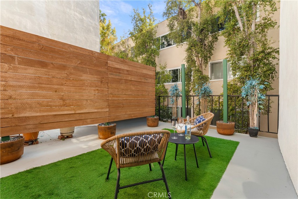 1045 North Kings Rd Unit 107  