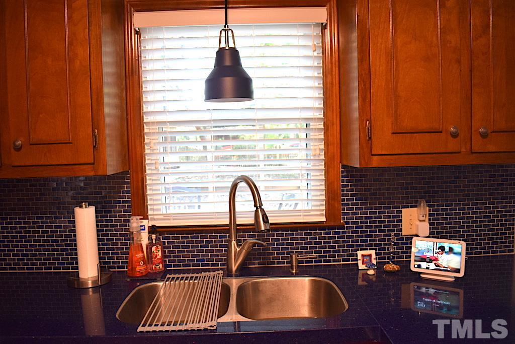 5509 Fairoaks Road Durham, NC 27712 - Photo 10 of 23