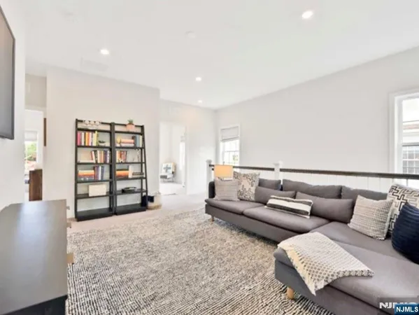 $6,800 | 1 Davies Drive, Old Tappan, NJ 07675