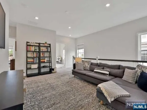 $6,800 | 1 Davies Drive, Old Tappan, NJ 07675