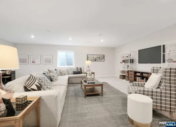 $6,800 | 1 Davies Drive, Old Tappan, NJ 07675