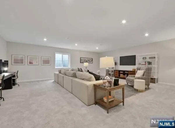 $6,800 | 1 Davies Drive, Old Tappan, NJ 07675