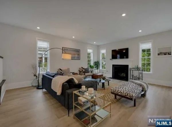 $6,800 | 1 Davies Drive, Old Tappan, NJ 07675