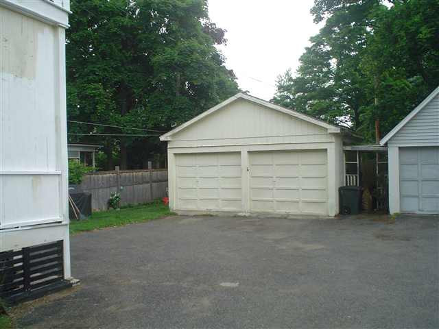 1415-1417 Rugby Road Schenectady, NY 12308 - Photo 3 of 4 Photo 3