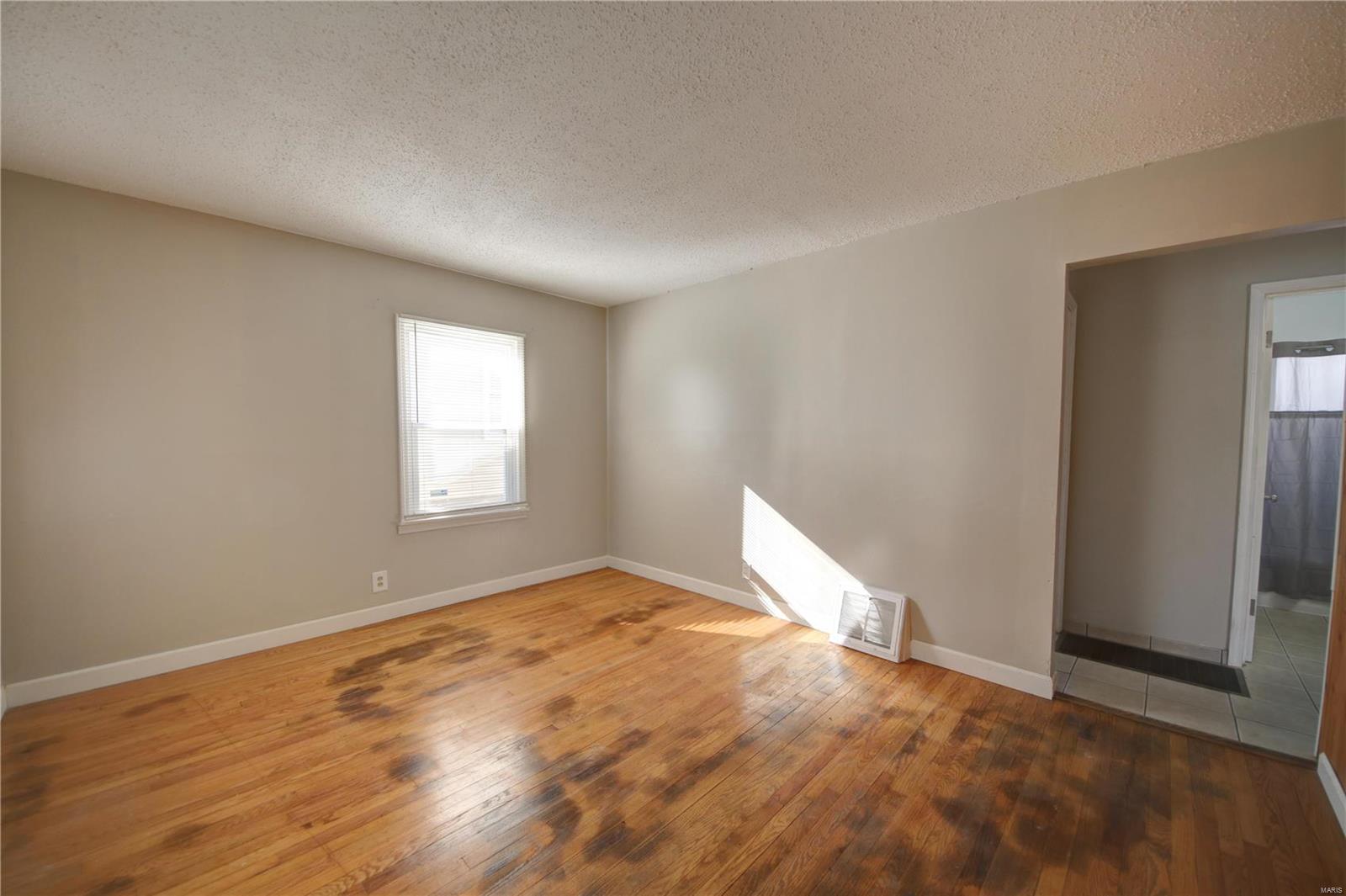 2953 Walton Road St. Louis, MO 63114 - Photo 2 of 8
