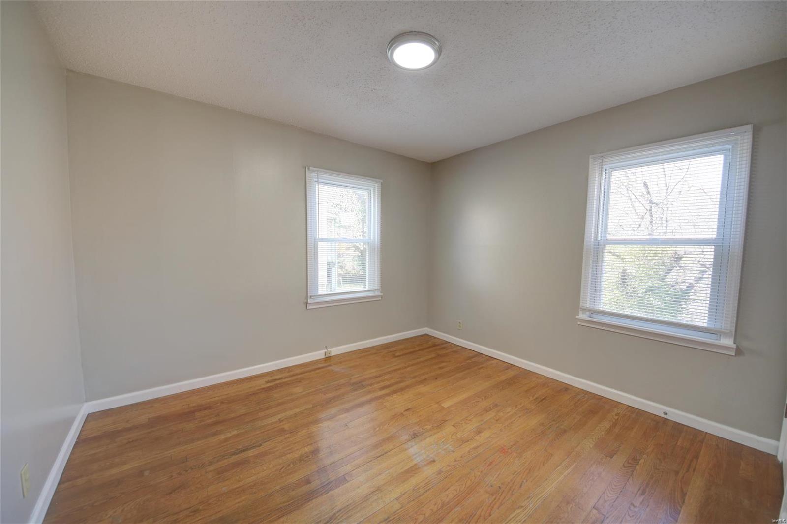 2953 Walton Road St. Louis, MO 63114 - Photo 3 of 8