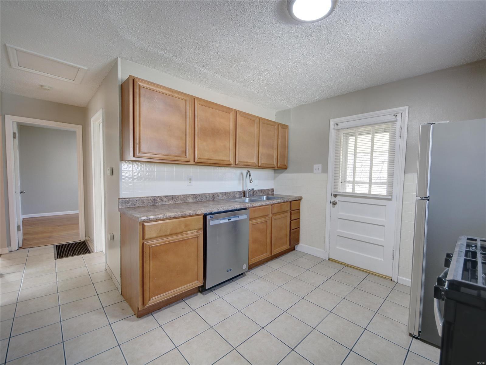 2953 Walton Road St. Louis, MO 63114 - Photo 5 of 8