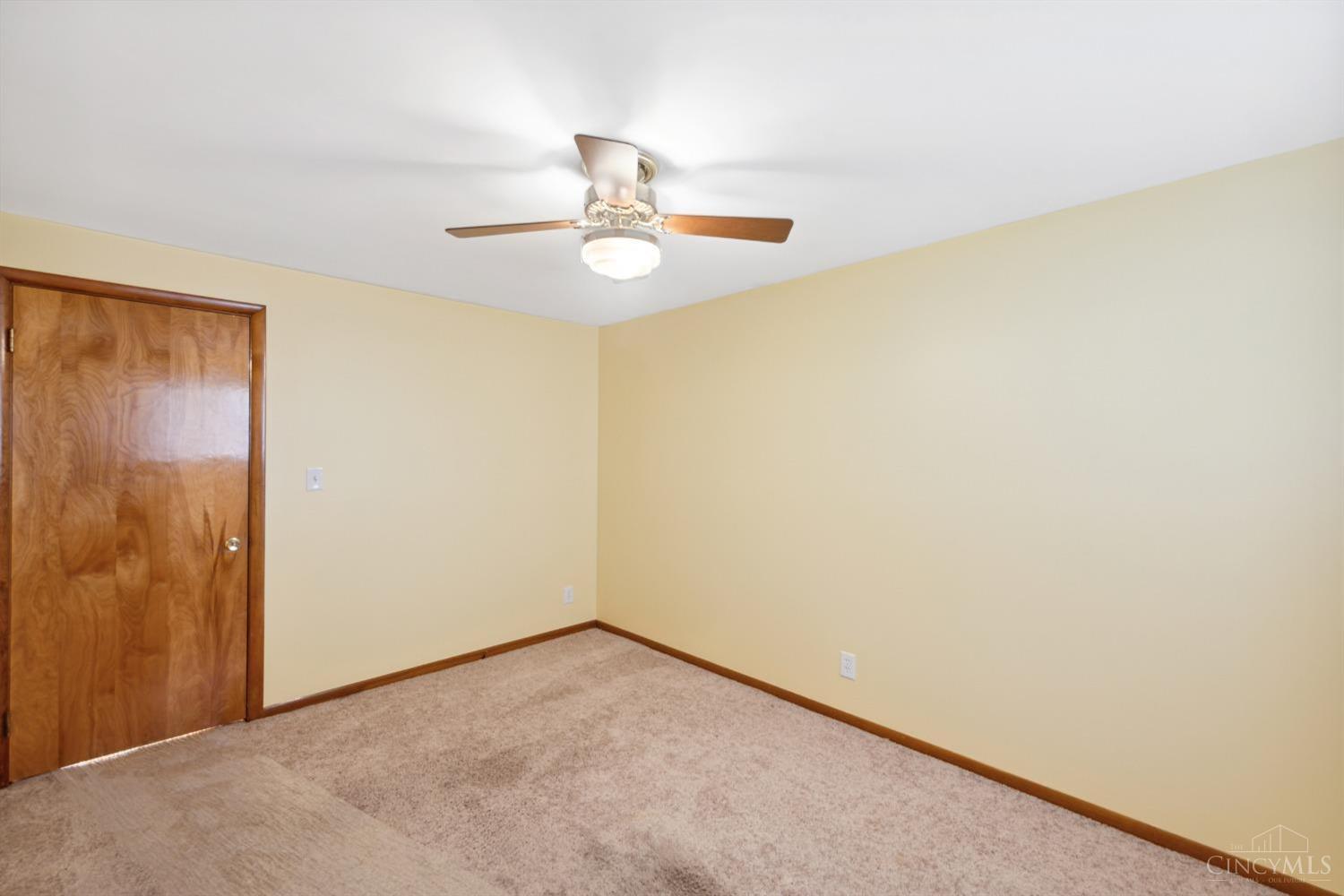 8318 Hendrickson Road Middletown, OH 45044 - Photo 20 of 41