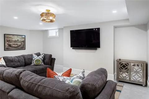 $8,250,000 | 7 Red Cross Avenue, Newport, RI 02840