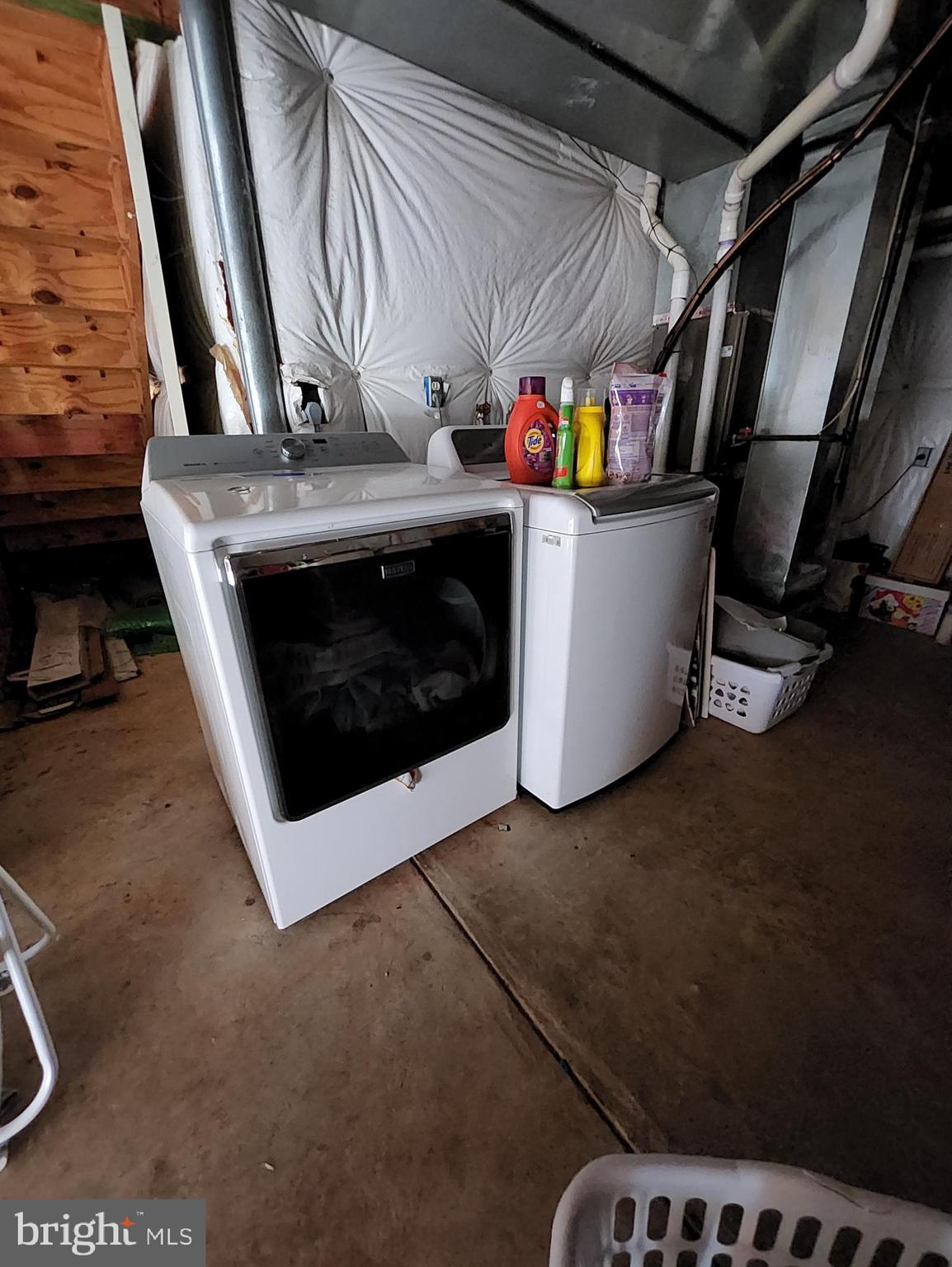 613 Clubhouse Way Culpeper, VA 22701 - Photo 14 of 17 a utility room with dryer and washer