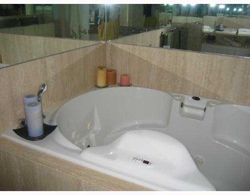 2066 North Ocean Boulevard, Unit 8SE Boca Raton, FL 33431 - Photo 10 of 16 Additional Photo