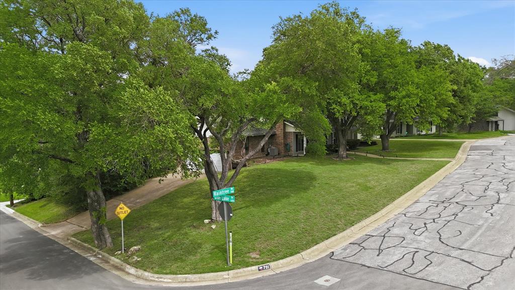701 Raintree Road Fort Worth, TX 76103 - Photo 23 of 26 Drone Picuture from the corner lot